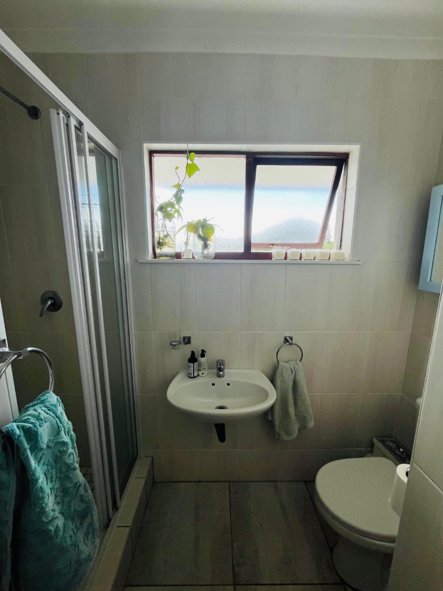 6 Bedroom Property for Sale in Gonubie Eastern Cape